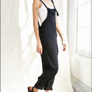 *RARE*UO renewal tie front black overall